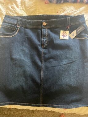 NWT Lane Bryant Dark Blue Denim Skirt with Contrast Stitching Sz 22